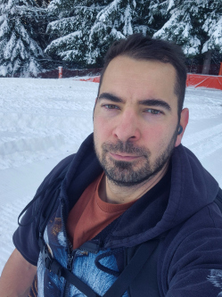 Zsolt, 37 �ves t�rskeres� f�rfi, Schwyz
