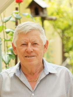 B�la, 71 �ves t�rskeres� f�rfi, P�hi