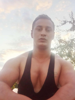 Hugo, 27 �ves t�rskeres� f�rfi, M�t�szalka