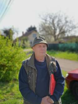 R�bert, 62 �ves t�rskeres� f�rfi, Nagyvenyim