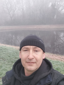 Lajos, 37 �ves t�rskeres� f�rfi, Tiszak�cske