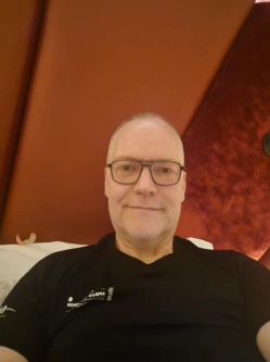 R�bert, 55 �ves t�rskeres� f�rfi, P�cs