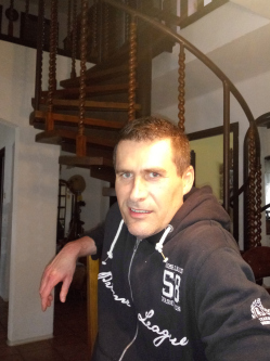L�szl�, 46 �ves t�rskeres� f�rfi, Sarkad