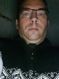 Dani, 42 �ves t�rskeres� f�rfi, D�ge