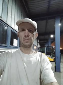 S�ndor, 40 �ves t�rskeres� f�rfi, �feh�rt�