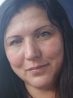 Adri, 44 �ves t�rskeres� n�, Pilisszentiv�n