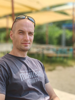 Szabolcs, 39 �ves t�rskeres� f�rfi, Verpel�t