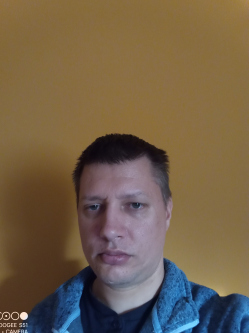 Zolt�n, 38 �ves t�rskeres� f�rfi, Besenysz�g