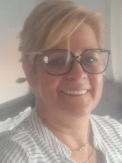Kriszta, 52 �ves t�rskeres� n�, Heves