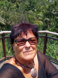 Zsuzsanna, 73 �ves t�rskeres� n�, Baja