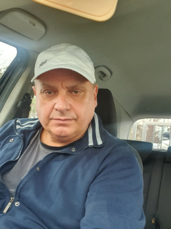 Istv�n, 58 �ves t�rskeres� f�rfi, Als�n�medi