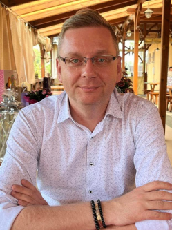 Zsigmond, 48 �ves t�rskeres� f�rfi, Heves