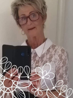 Zs�ka, 65 �ves t�rskeres� n�, Debrecen
