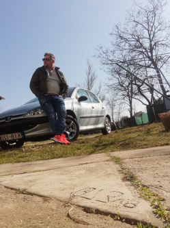 Zoli, 42 �ves t�rskeres� f�rfi, Nagyk�r�