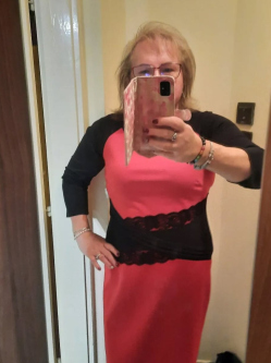 Moncsi, 53 �ves t�rskeres� n�, Bakonycsernye
