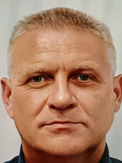 Gyula, 56 �ves t�rskeres� f�rfi, Kisv�rda