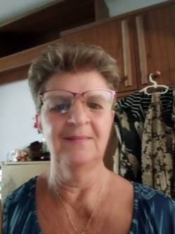 �gnes, 74 �ves t�rskeres� n�, Kisb�r
