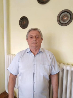 P�ter, 70 �ves t�rskeres� f�rfi, Ajak