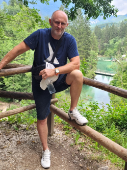 Attila, 52 �ves t�rskeres� f�rfi, Fadd