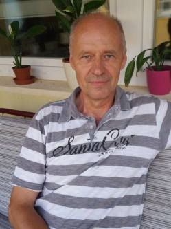 L�szl�, 64 �ves t�rskeres� f�rfi, Gy�ngy�starj�n