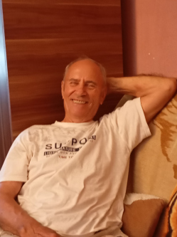 Istv�n, 79 �ves t�rskeres� f�rfi, Szabadbatty�n