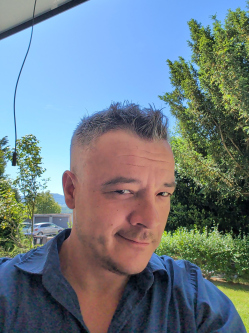 Istvan, 40 �ves t�rskeres� f�rfi, Basel-Stadt