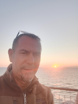 Zolt�n, 58 �ves t�rskeres� f�rfi, Szolnok