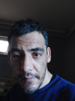 Gyula, 37 �ves t�rskeres� f�rfi, Ny�rbogd�ny