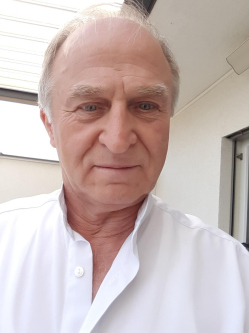 Alen, 68 �ves t�rskeres� f�rfi, Eger