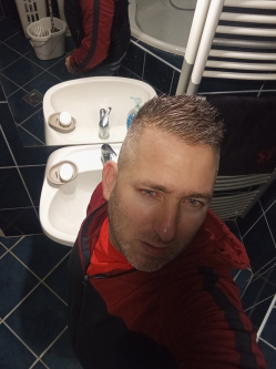 J�zsef, 41 �ves t�rskeres� f�rfi, Gy�rk�ny