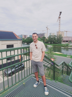 Diab, 22 �ves t�rskeres� f�rfi, P�cs