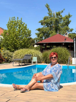 Ildik�, 57 �ves t�rskeres� n�, Budapest