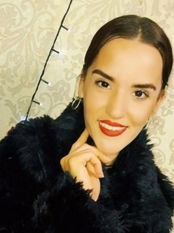Szandra, 33 �ves t�rskeres� n�, Budapest