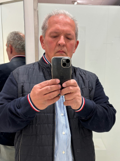 Zsolt, 57 �ves t�rskeres� f�rfi, Budapest