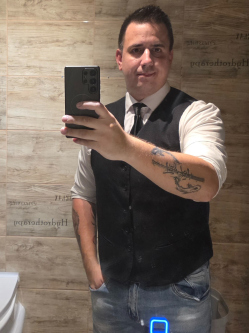 Joci, 32 �ves t�rskeres� f�rfi, Cs�kv�r