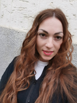 Valcsi, 30 �ves t�rskeres� n�, Gy�r