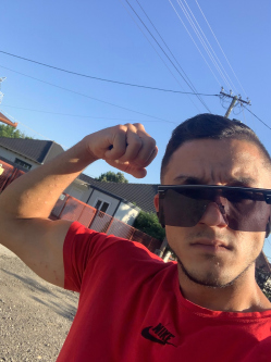 Arnold, 25 �ves t�rskeres� f�rfi, T�pi�szecs�