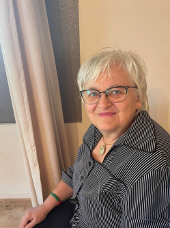 Irma, 72 �ves t�rskeres� n�, Kom�rom