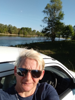 Vikt�ria, 46 �ves t�rskeres� n�, Gy�k�nyes