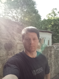 Gergely, 34 �ves t�rskeres� f�rfi, N�zsa