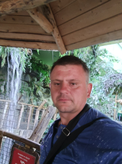 Zoltan, 40 �ves t�rskeres� f�rfi, Dunak�ml�d