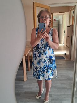 Ildik�, 70 �ves t�rskeres� n�, Buda�rs
