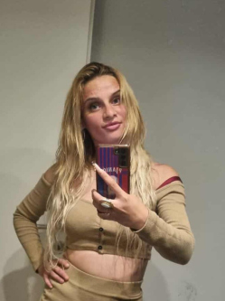 Vanessza, 27 �ves t�rskeres� n�, Zebecke
