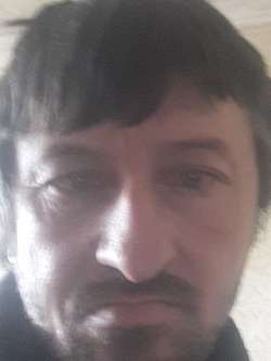 B�la, 46 �ves t�rskeres� f�rfi, Csurg�