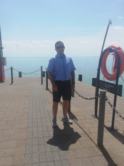 Zoli, 47 �ves t�rskeres� f�rfi, Cs�r