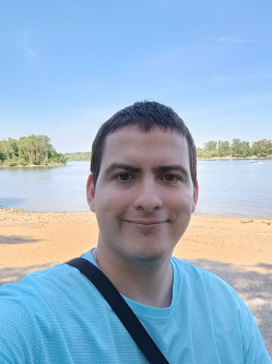 Tibor, 25 �ves t�rskeres� f�rfi, Budapest