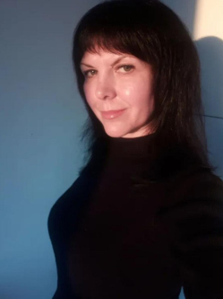 Sarolta, 41 �ves t�rskeres� n�, Gy�r