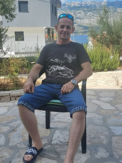 Zsolt, 54 �ves t�rskeres� f�rfi, Sellye