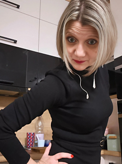 Ancsa, 50 �ves t�rskeres� n�, Tiszaf�ldv�r