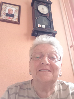 Erzsebet, 72 �ves t�rskeres� n�, Szigetv�r